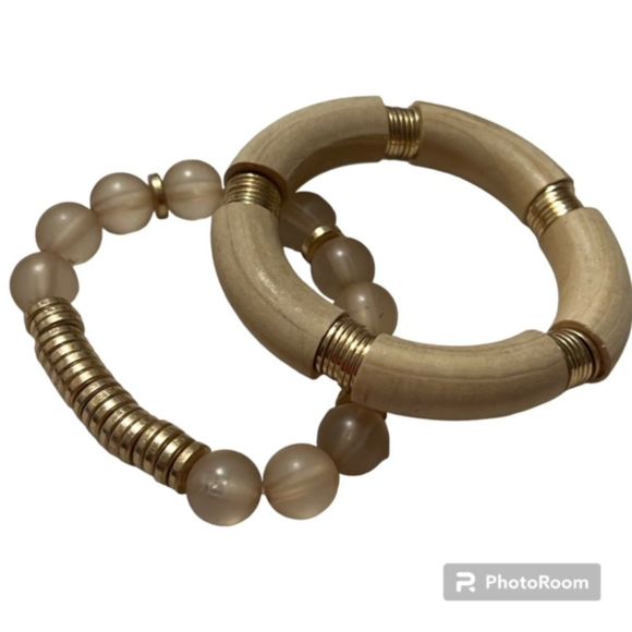 Set of 2 Wood Bead Elastic Bracelets Gold Tone Spacers - Picture 2 of 7